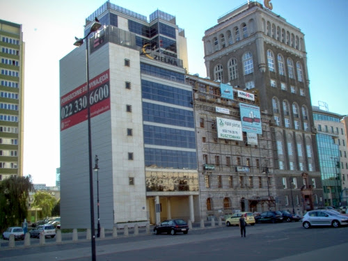 Budynki Fundacji Współpracy Polsko-Niemieckiej przy ul. Zielnej w Warszawie. 